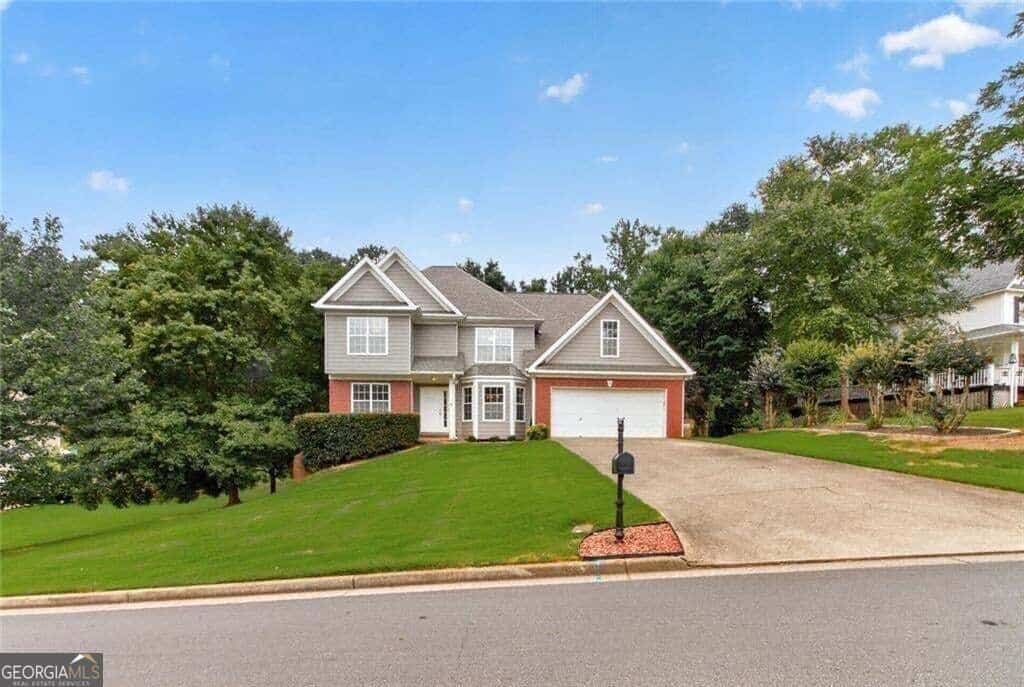 Listing photo 2