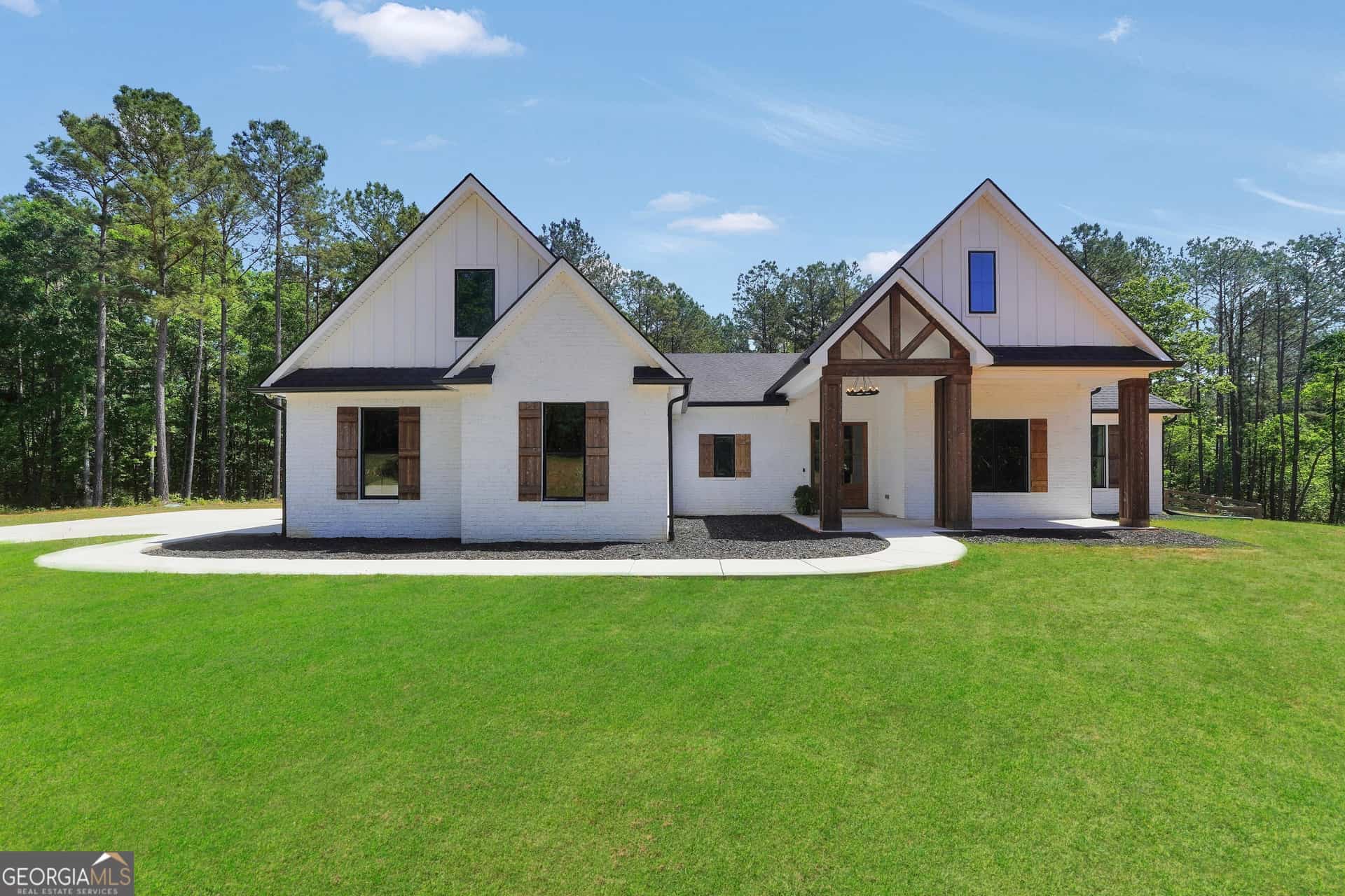 787 Silver Dollar RD, Milner, GA 30257