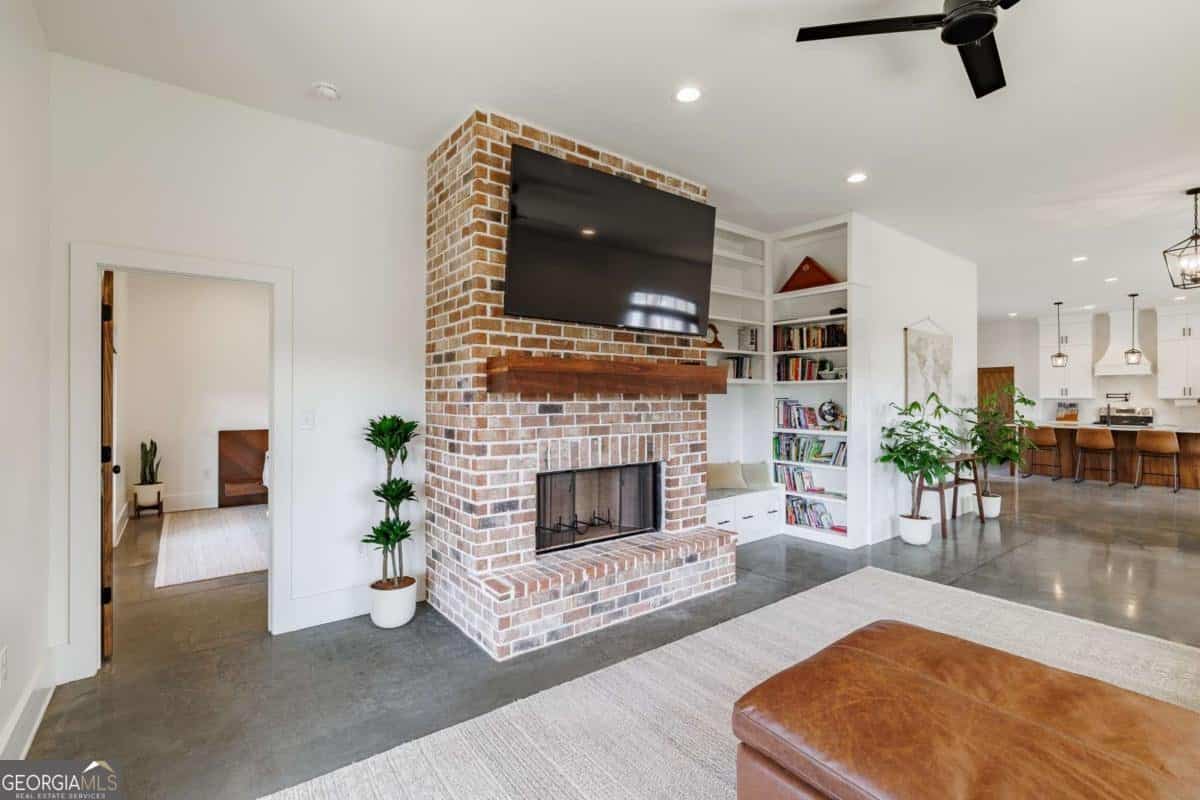 Listing photo 6