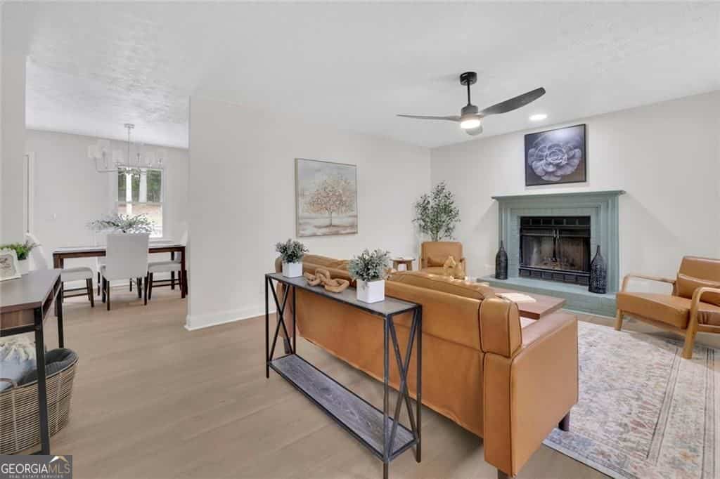 Listing photo 6