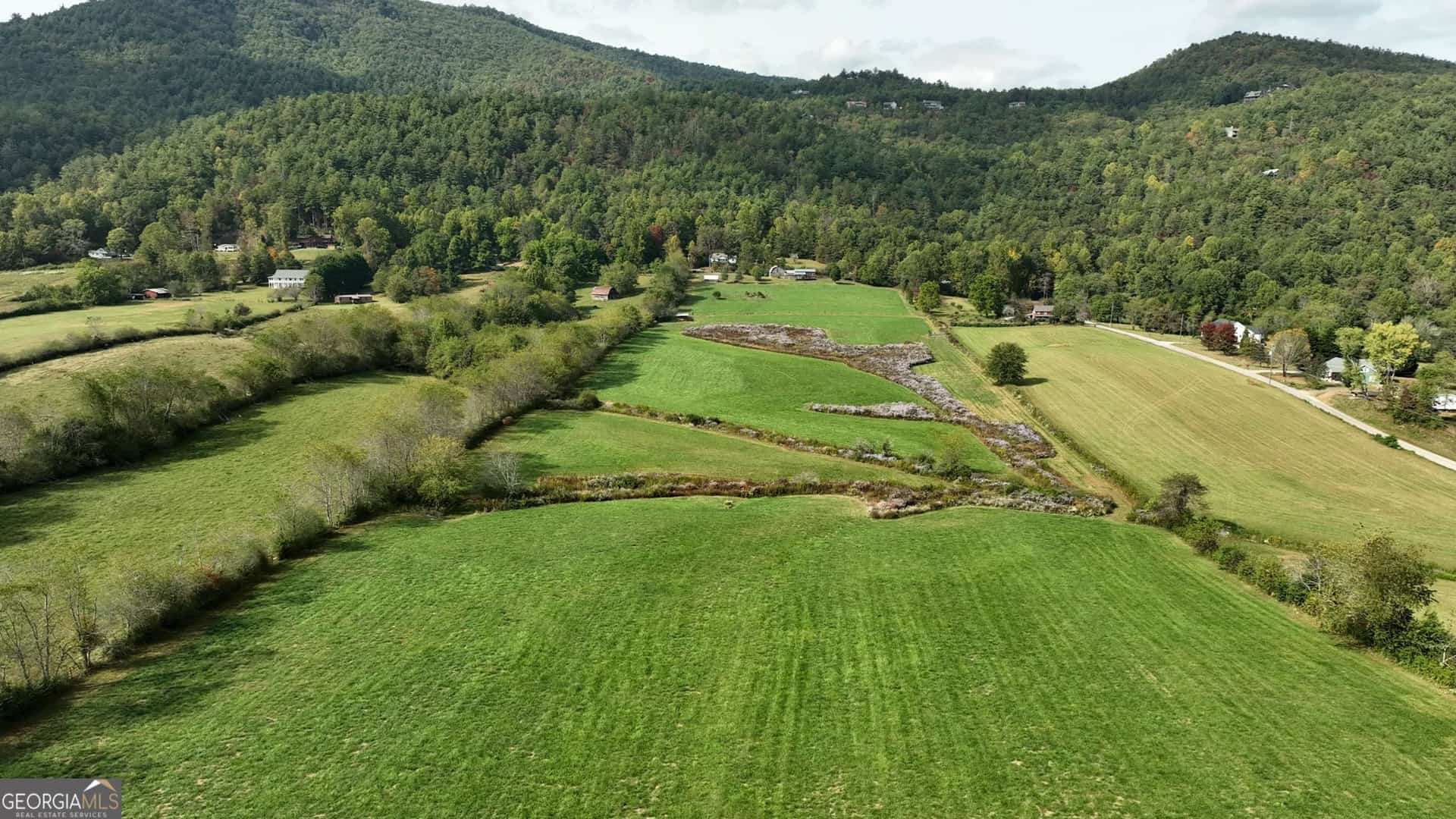 5192 Wolffork RD, Rabun Gap, GA 30568