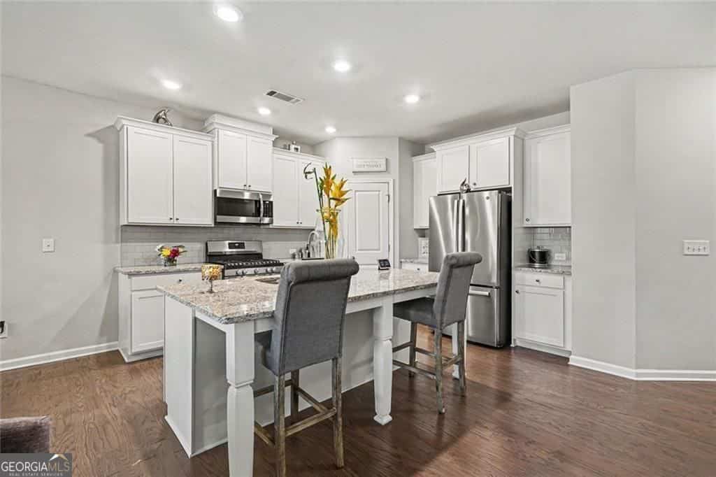Listing photo 6
