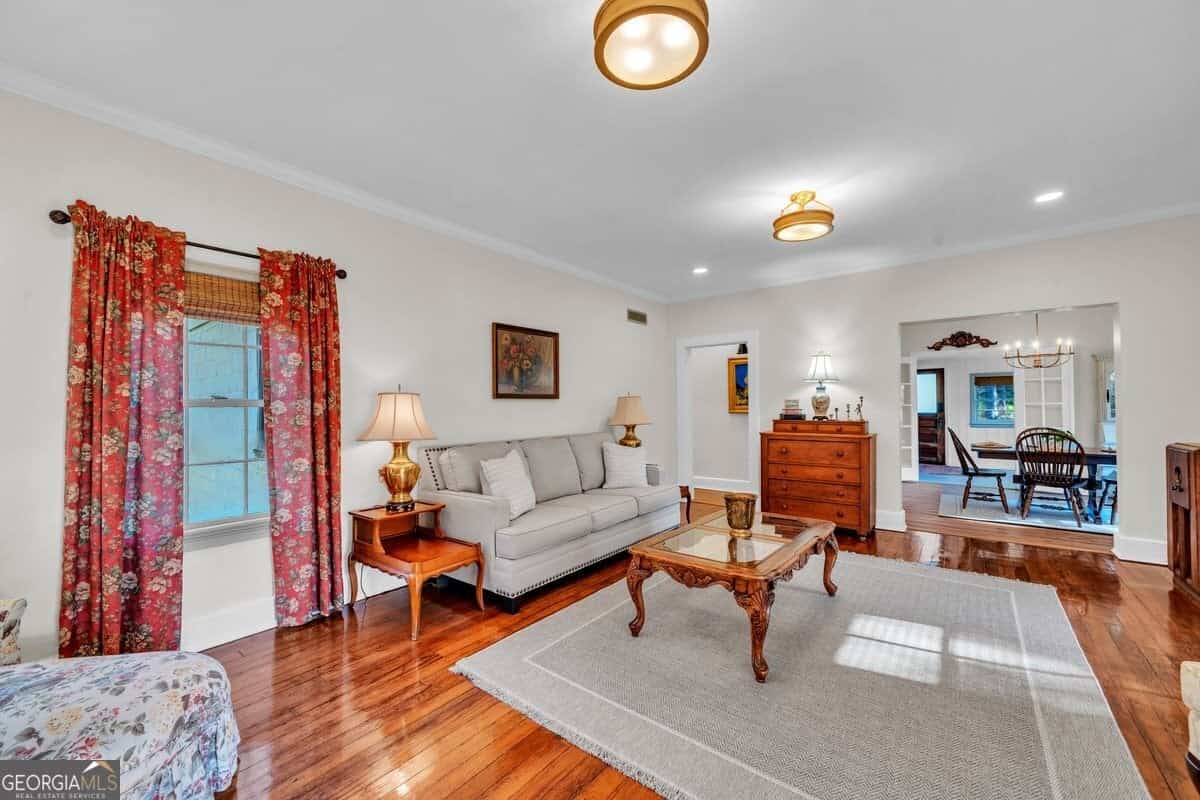 Listing photo 6