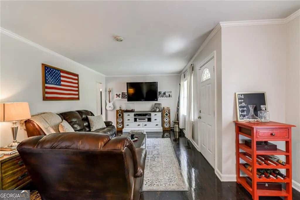 Listing photo 6
