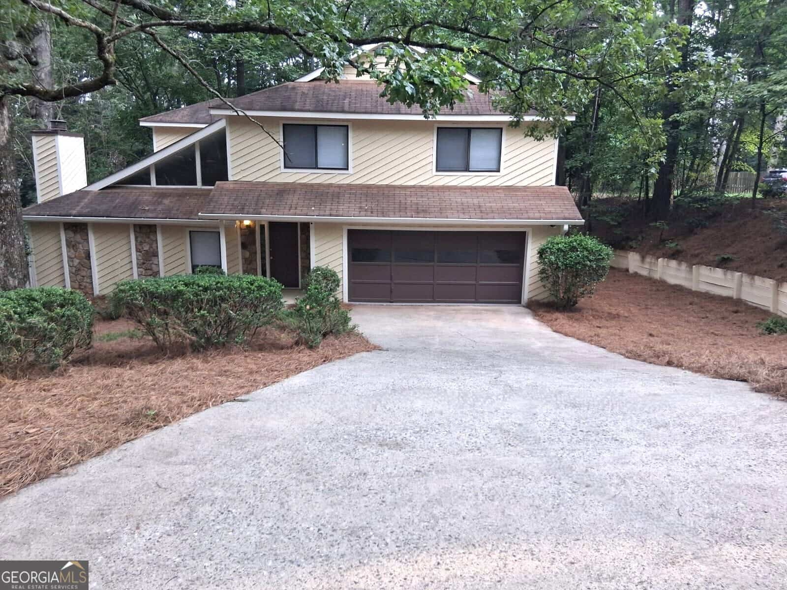 Listing photo 2