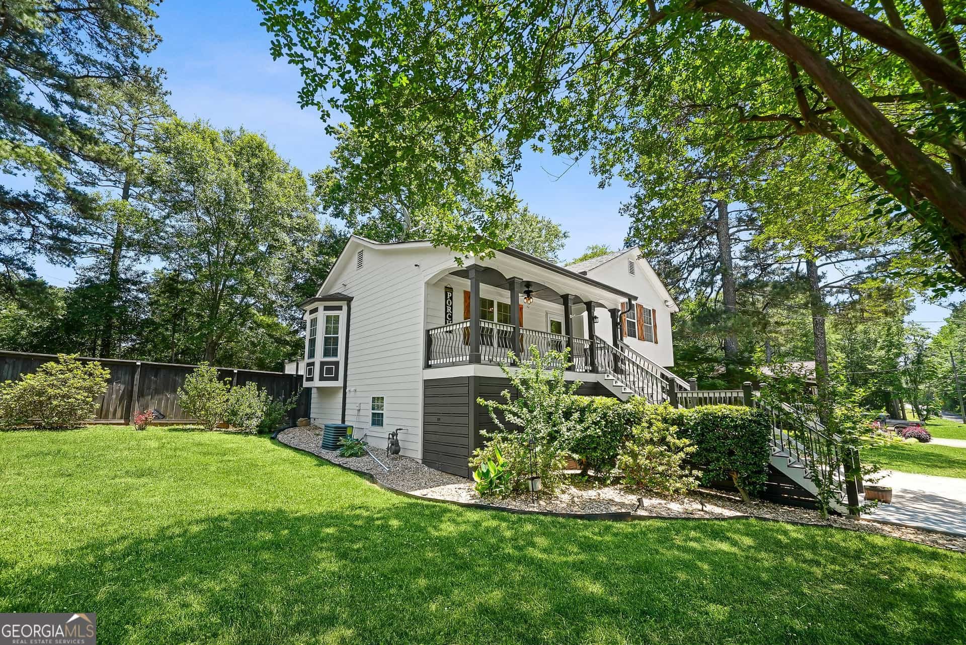 Listing photo 3