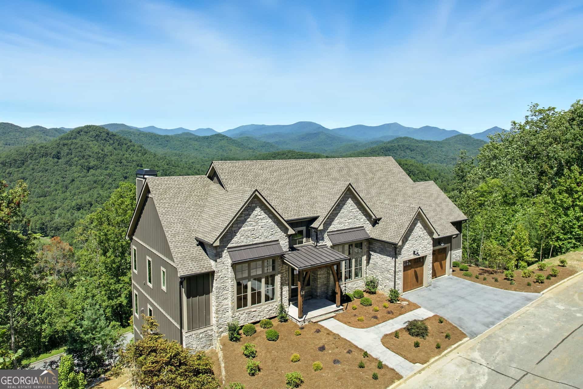 608 Winterberry DR, Clayton, GA 30525