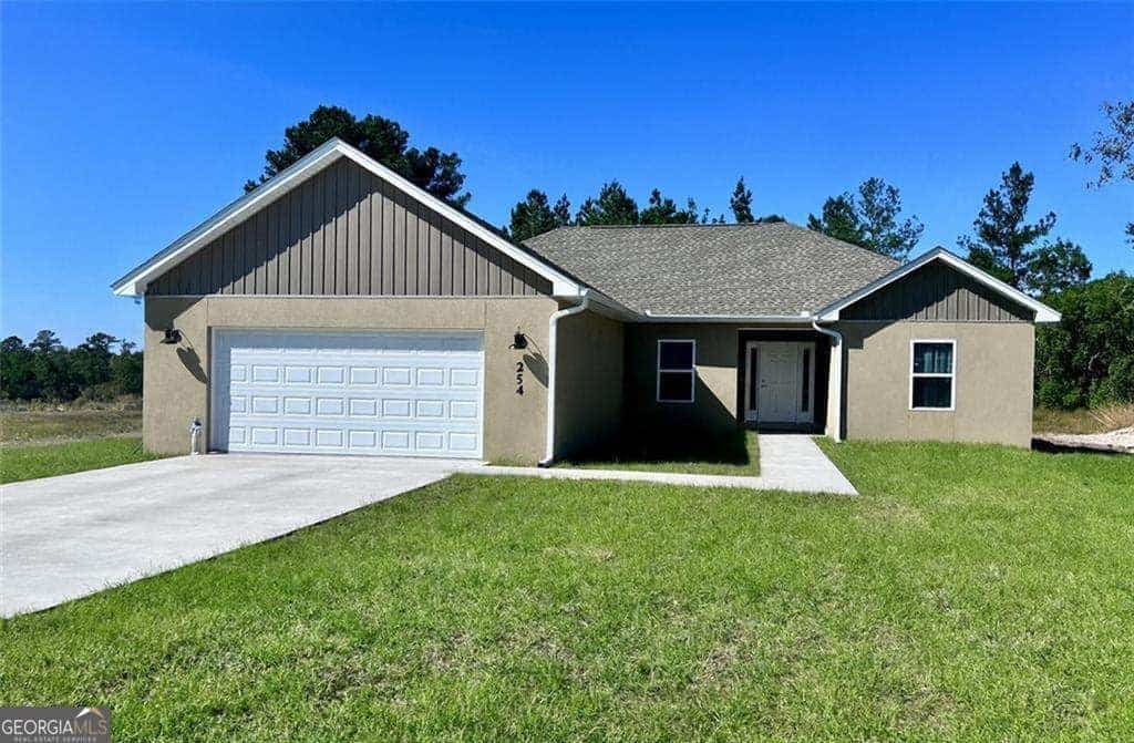 254 Satilla Sands DR, Waynesville, GA 31566