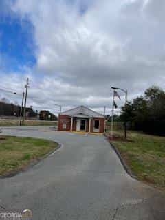Listing photo 6