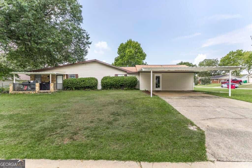 Listing photo 4