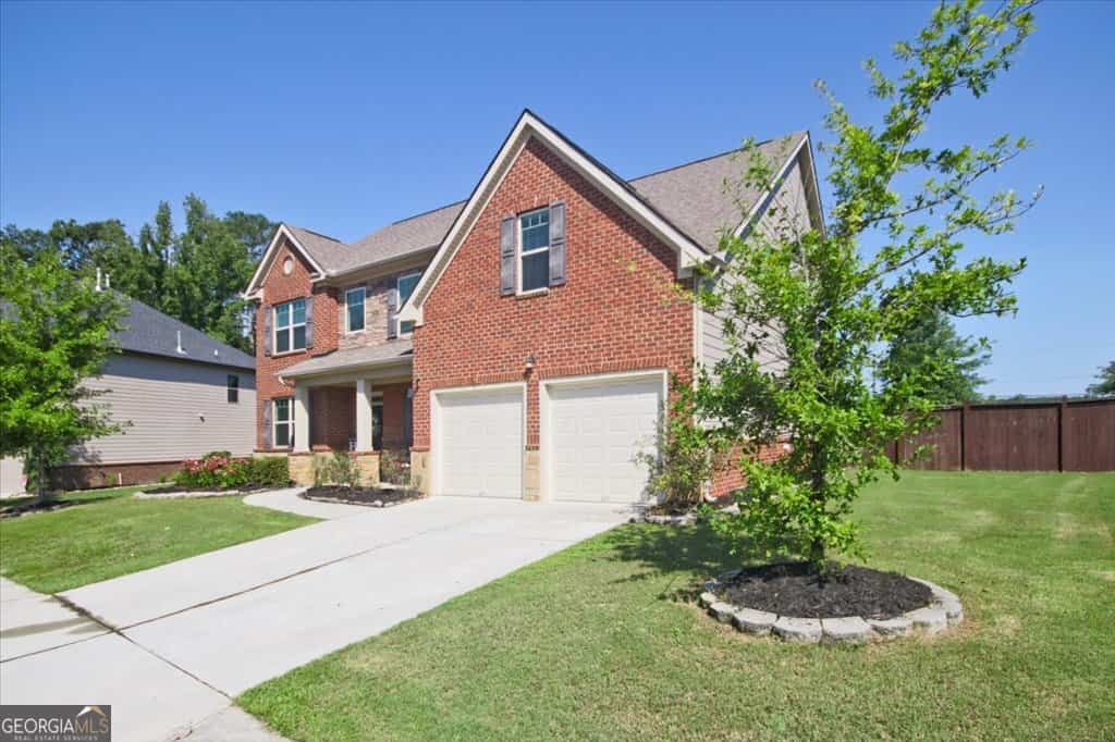 Listing photo 3