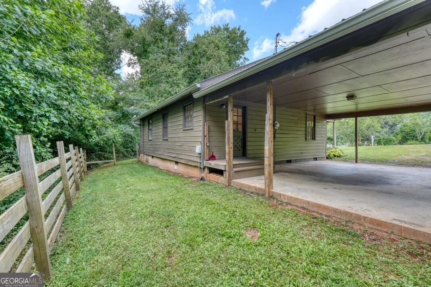 Listing photo 6