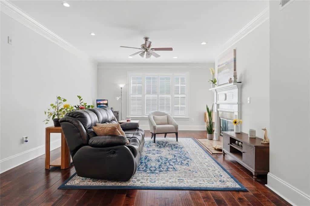 Listing photo 6