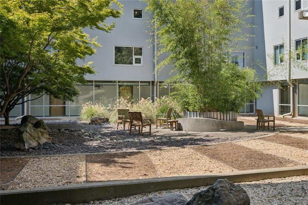 Listing photo 6