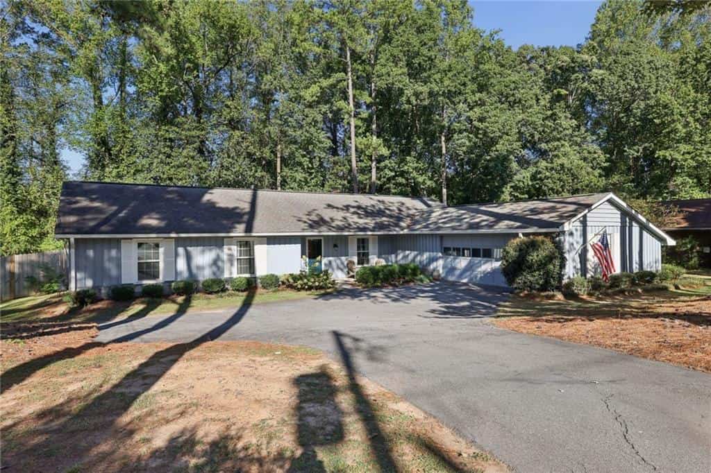 2862 Dunnington Circle, Atlanta, GA 30341
