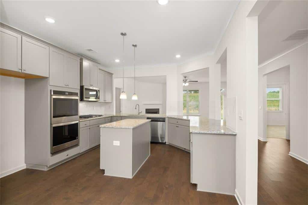Listing photo 6