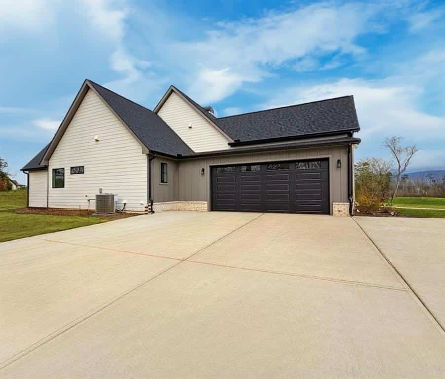 Listing photo 6