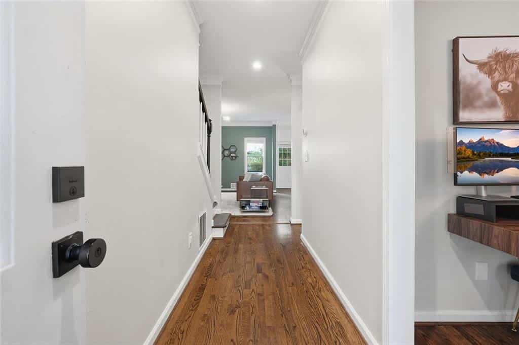 Listing photo 6