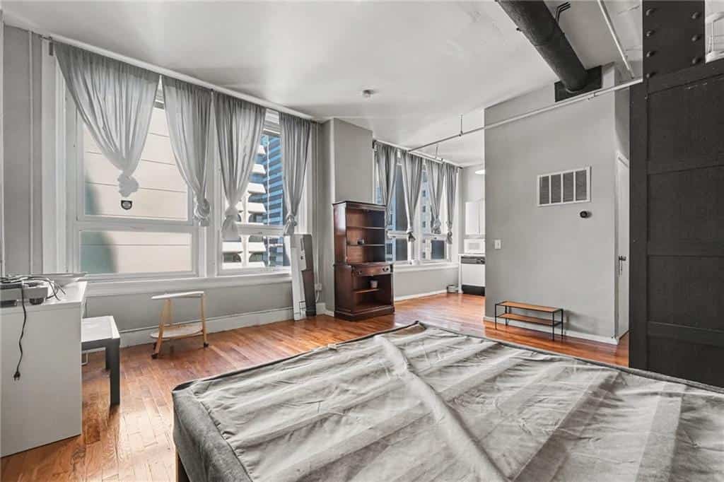 Listing photo 6
