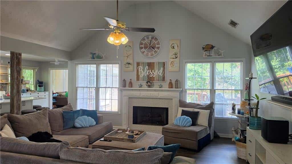 Listing photo 6