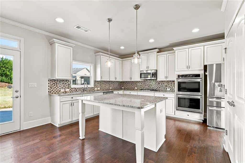 Listing photo 6