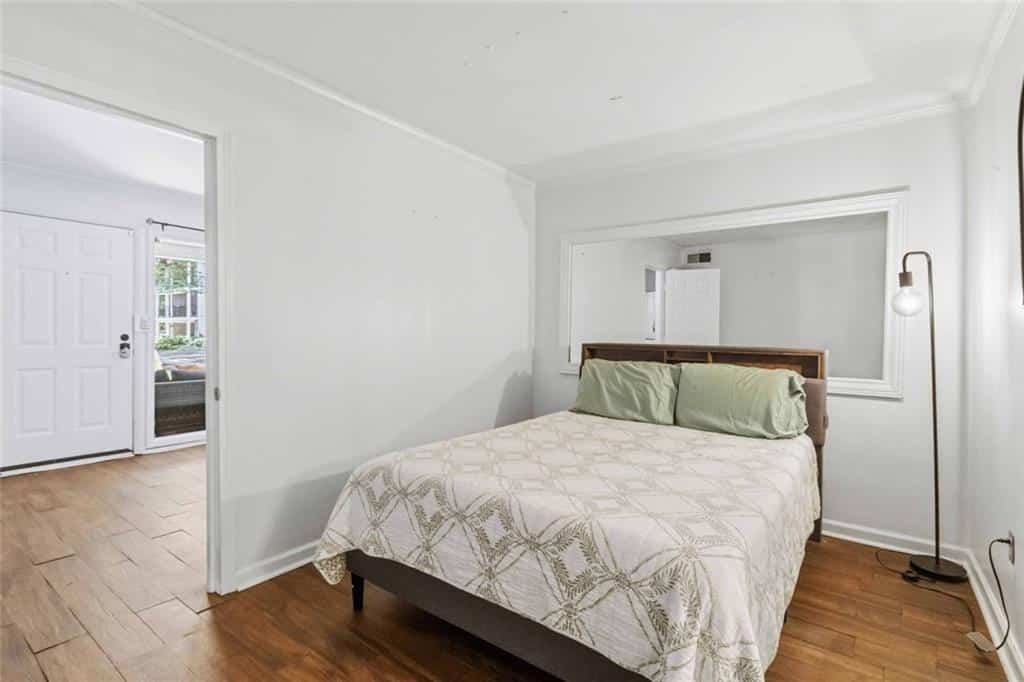 Listing photo 6