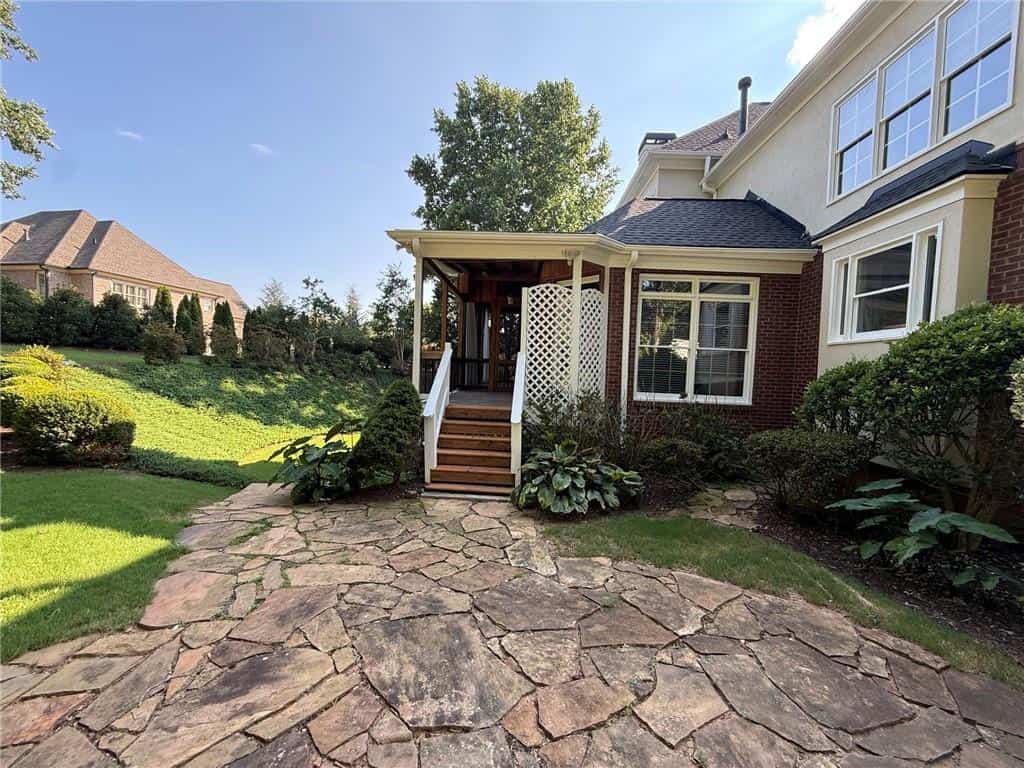 Listing photo 6