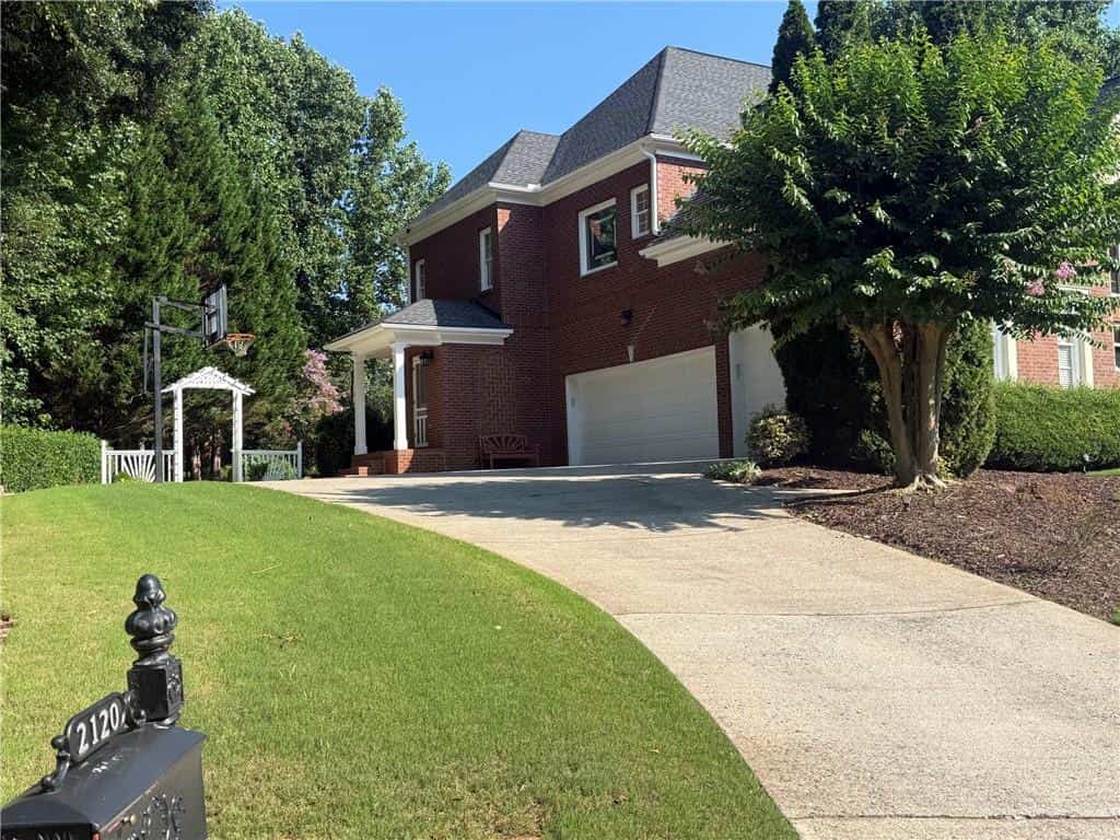 Listing photo 3