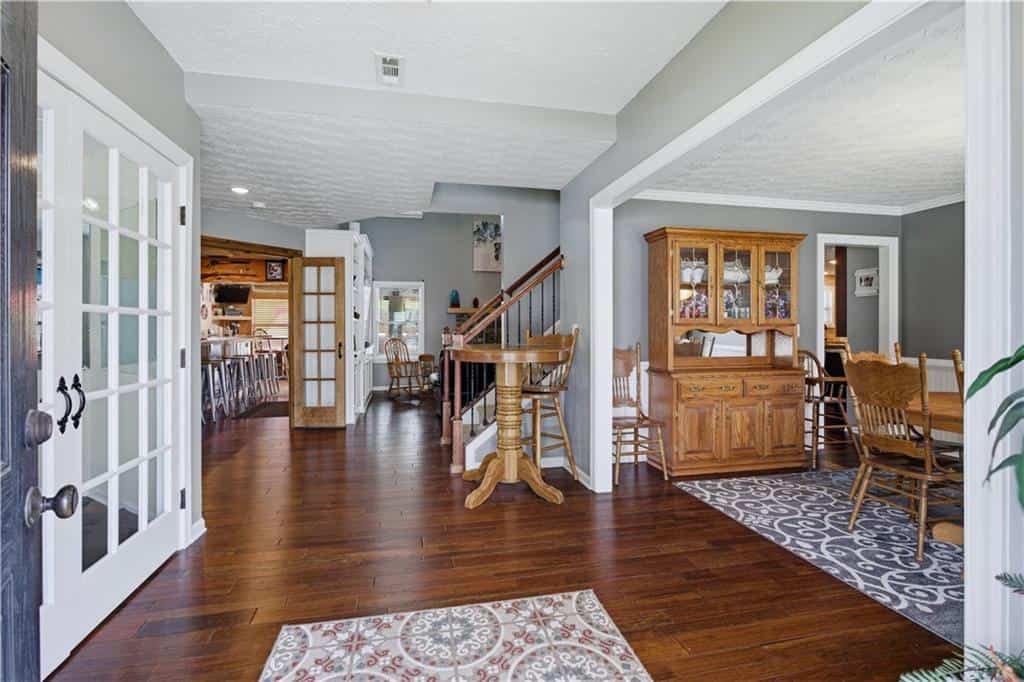 Listing photo 6