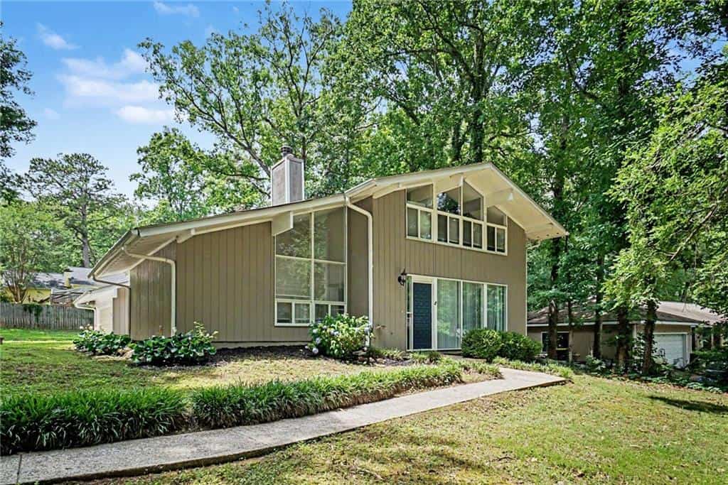 350 Willow Glenn Court NE, Marietta, GA 30068