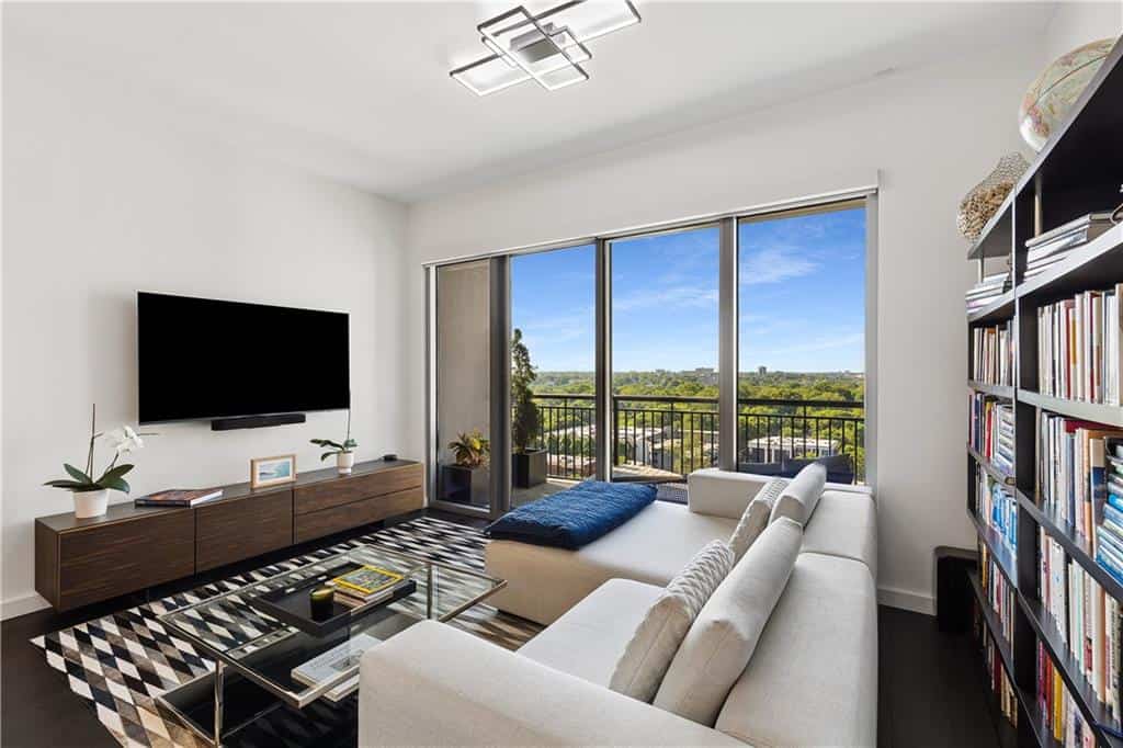 Listing photo 6