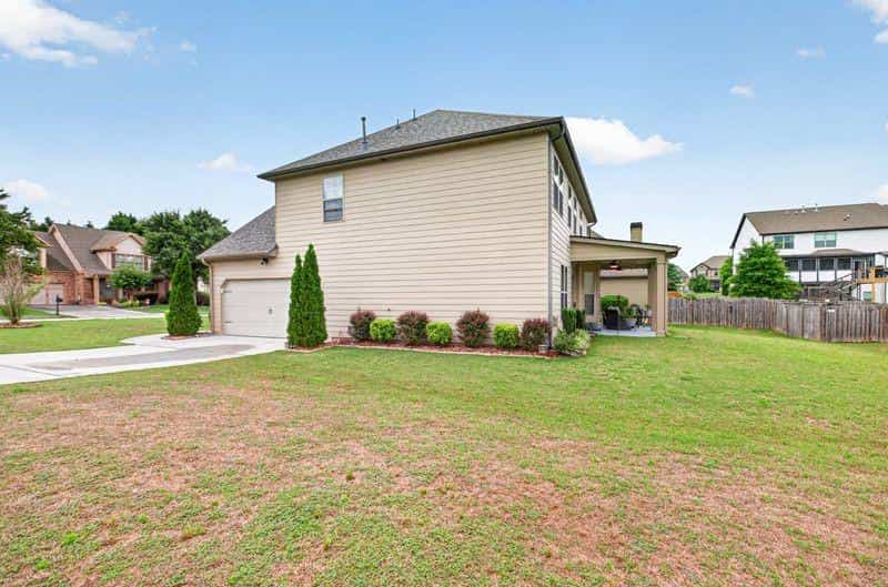 Listing photo 6