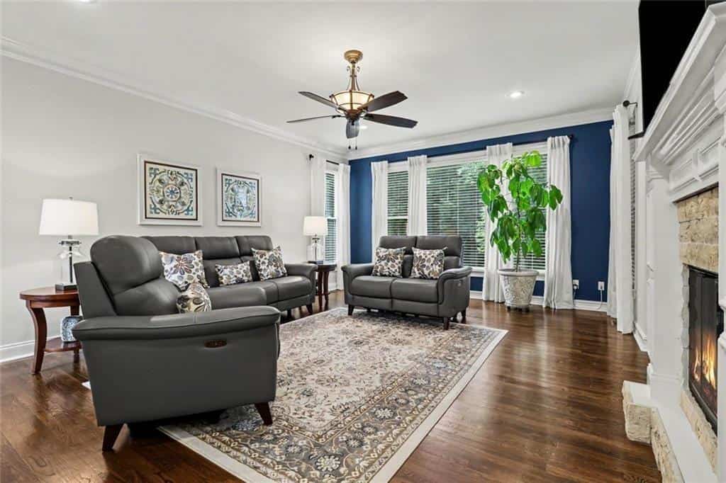 Listing photo 6