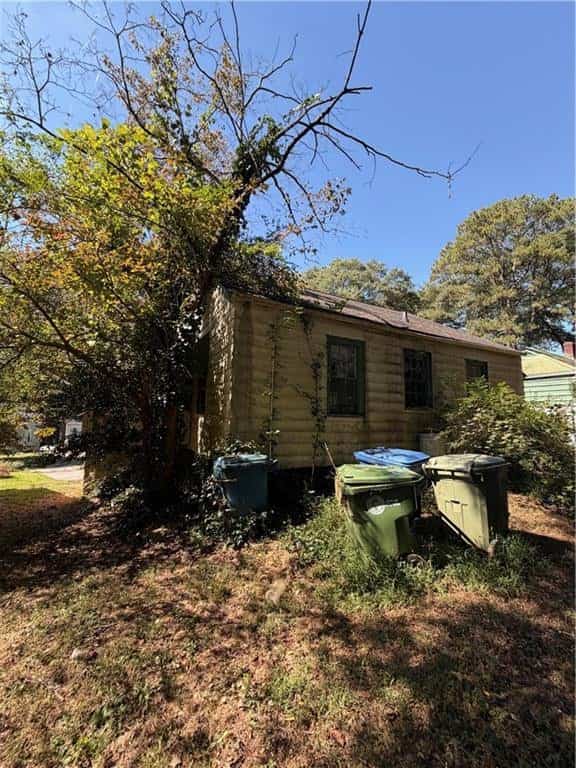Listing photo 6