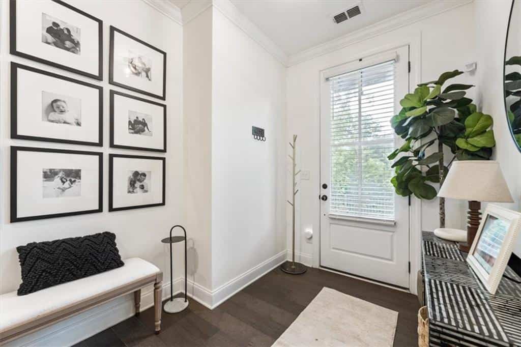 6579 Beacon Drive 327 #327, Atlanta, GA 30328