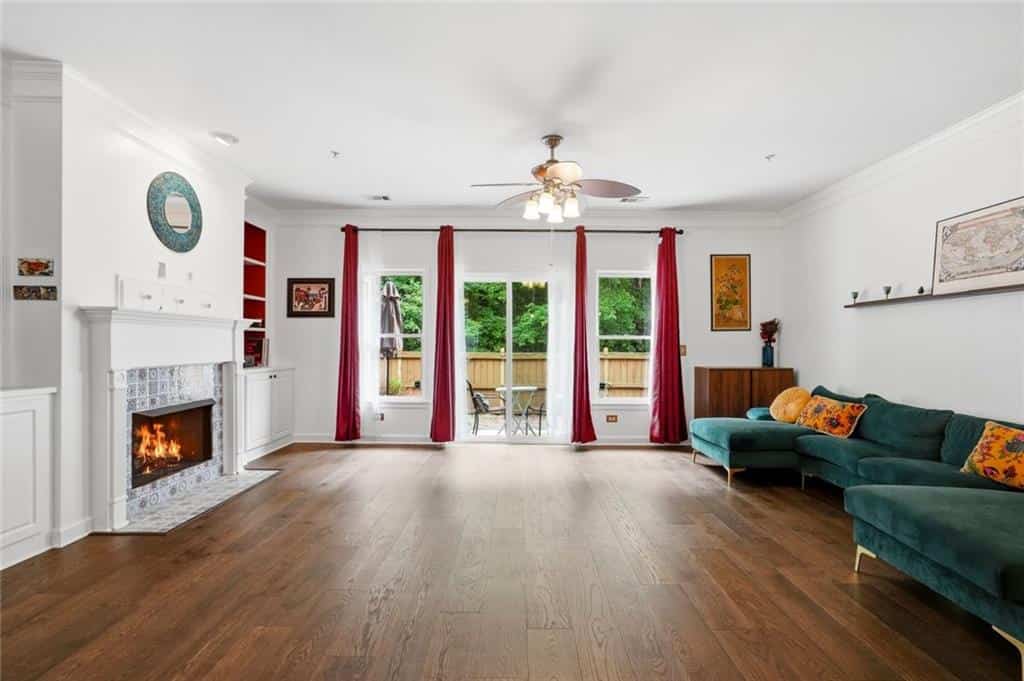 Listing photo 6