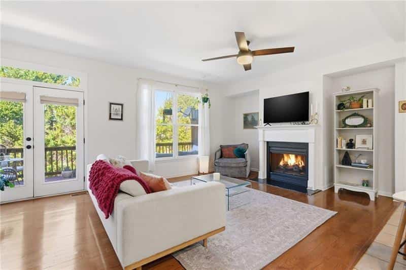 Listing photo 6