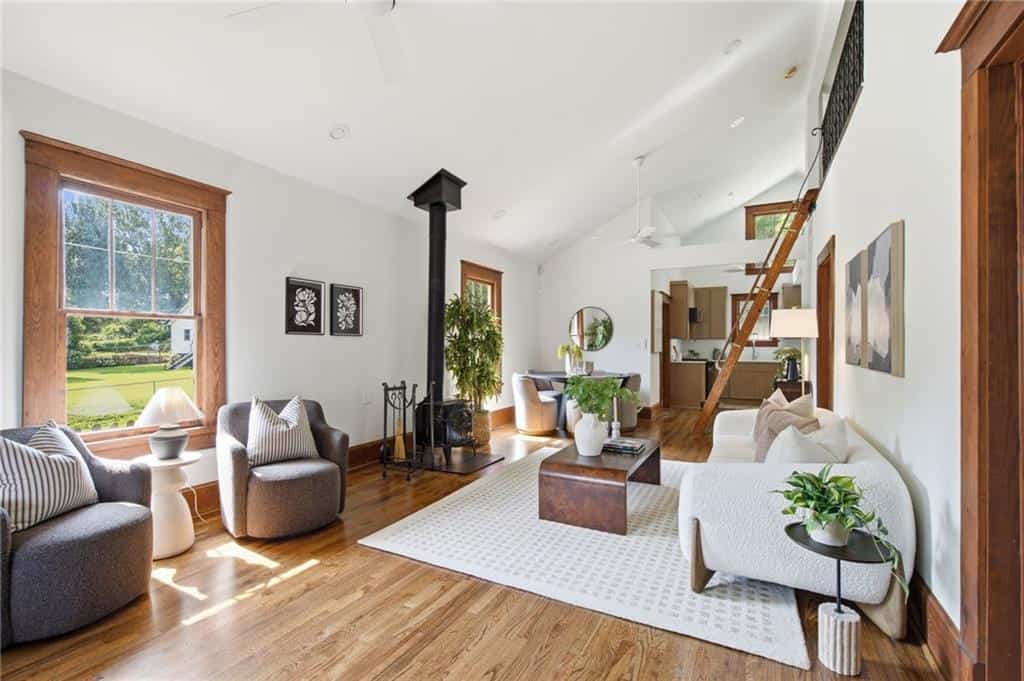 Listing photo 6