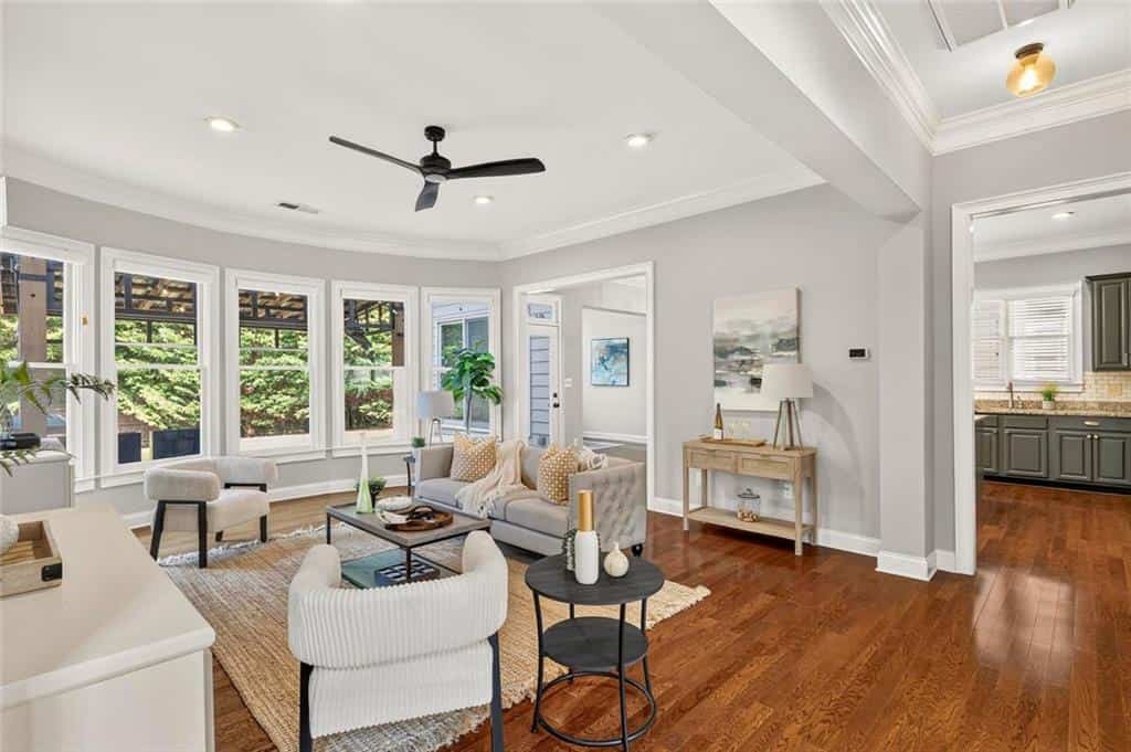 Listing photo 6