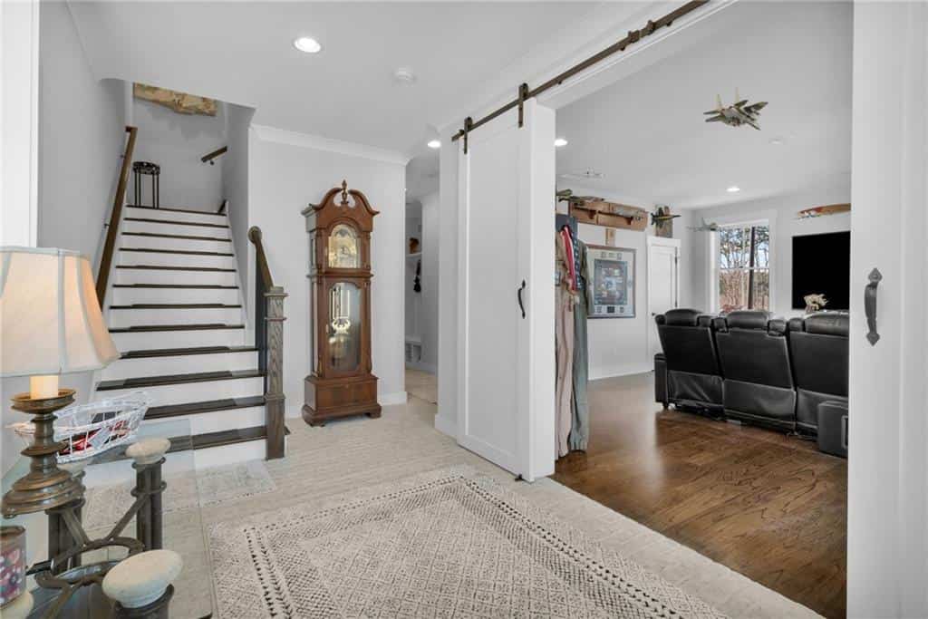 Listing photo 6