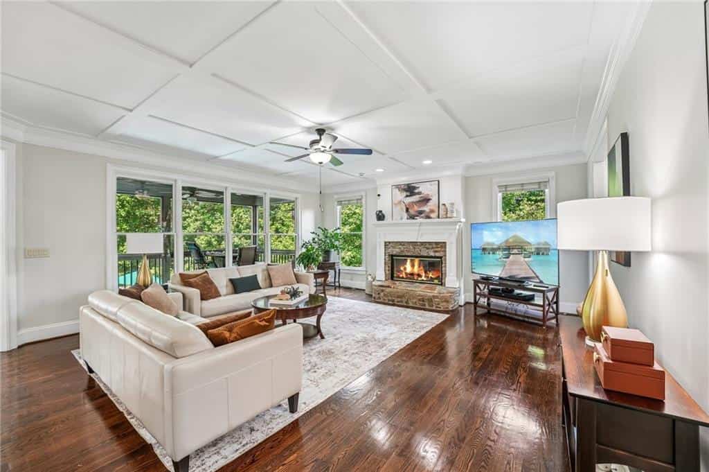 Listing photo 6