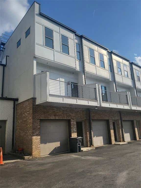 Listing photo 6