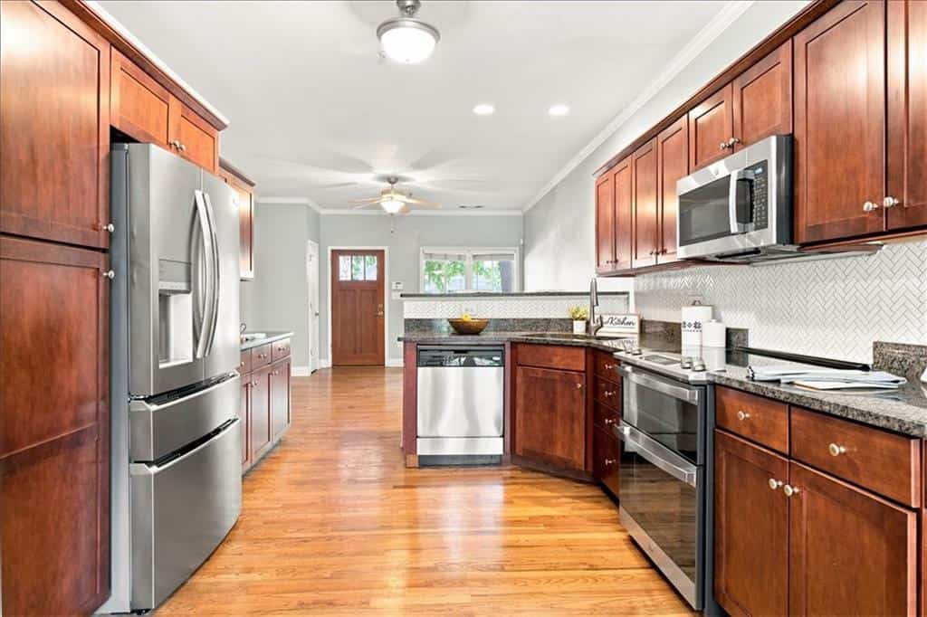 Listing photo 6