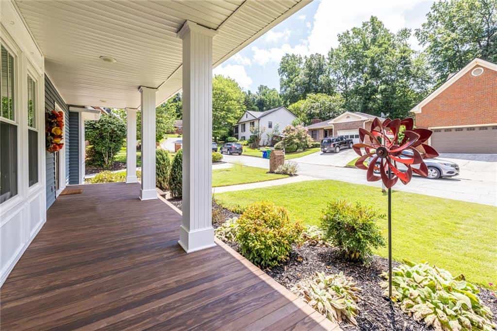 Listing photo 6