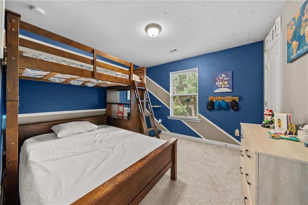 Listing photo 6