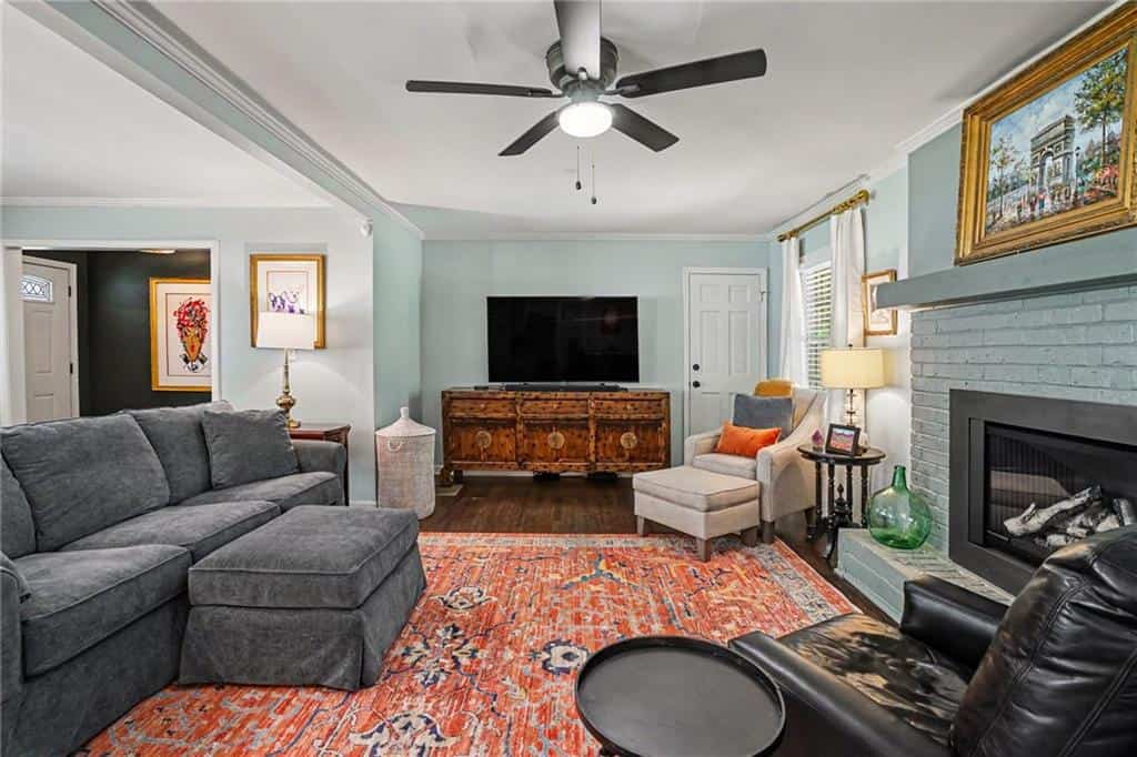 Listing photo 3