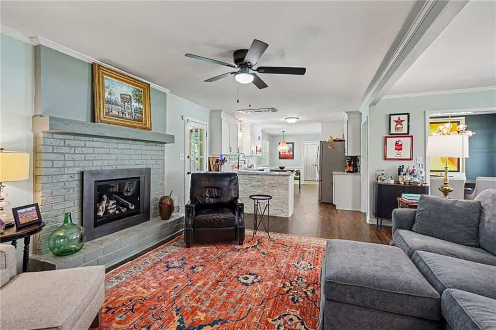 Listing photo 4