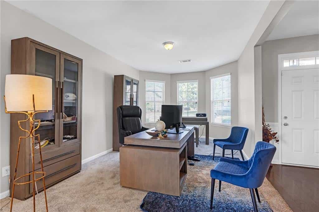 Listing photo 6
