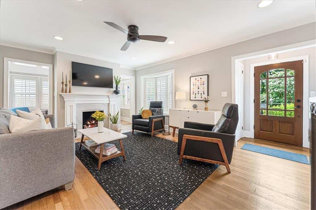 Listing photo 6