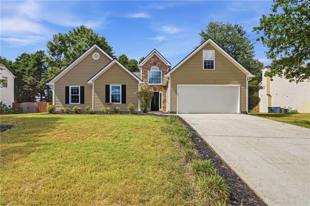 3641 Coveside Court, Loganville, GA 30052